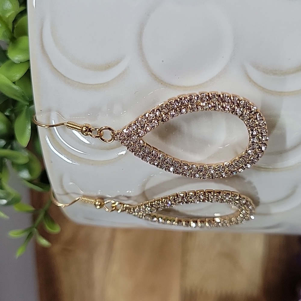 🔥LAST PAIR🔥 Stunning Crystal Teardrop Statement Earrings - Picture 5 of 7